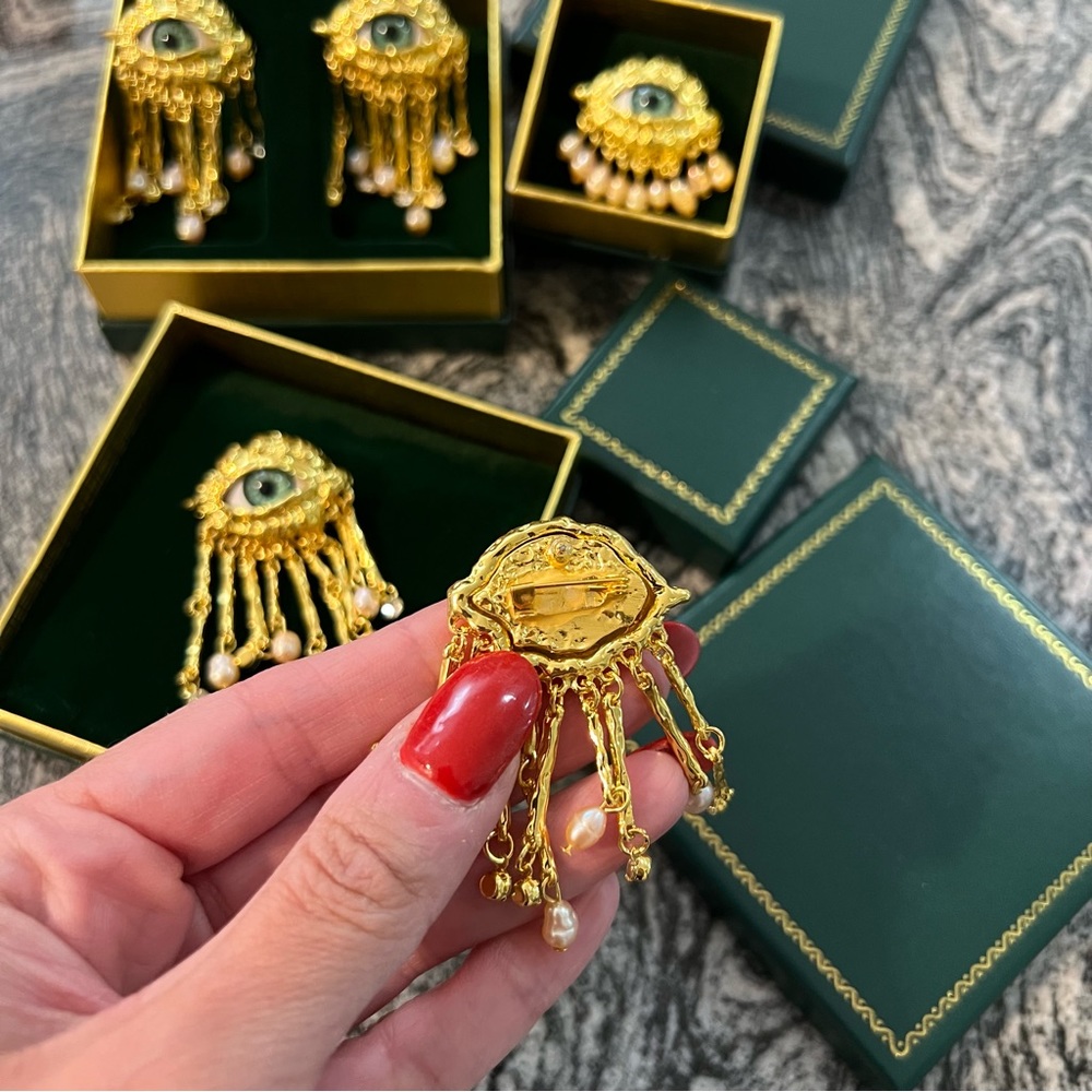 Lovers Eye Victorian Style Brooch Lapel Pin with Gift Box - Picture 9 of 10